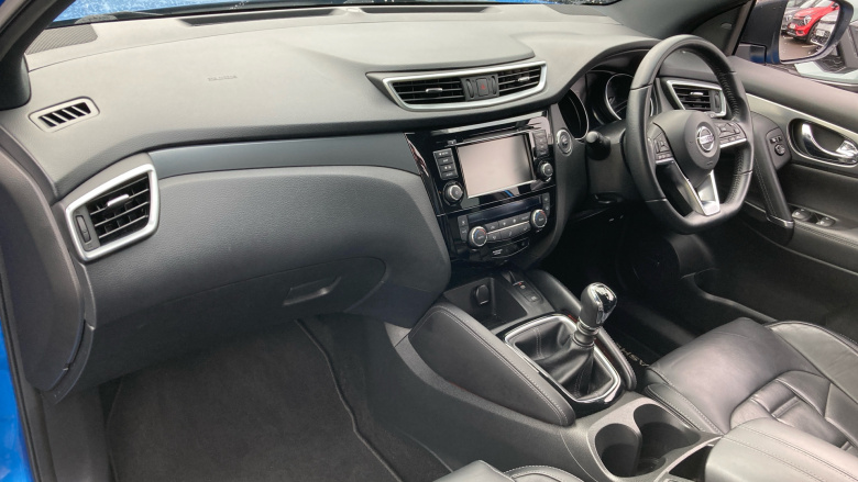 Nissan Qashqai 1.3 DiG-T 160 Tekna+ 5dr Petrol Hatchback